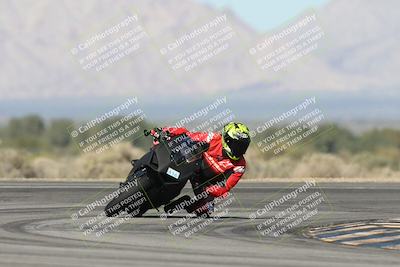 media/Jan-15-2026-Racers Edge (Thu) [[dfebeb70ab]]/2-A Group/Session 3 (Turn 16)/